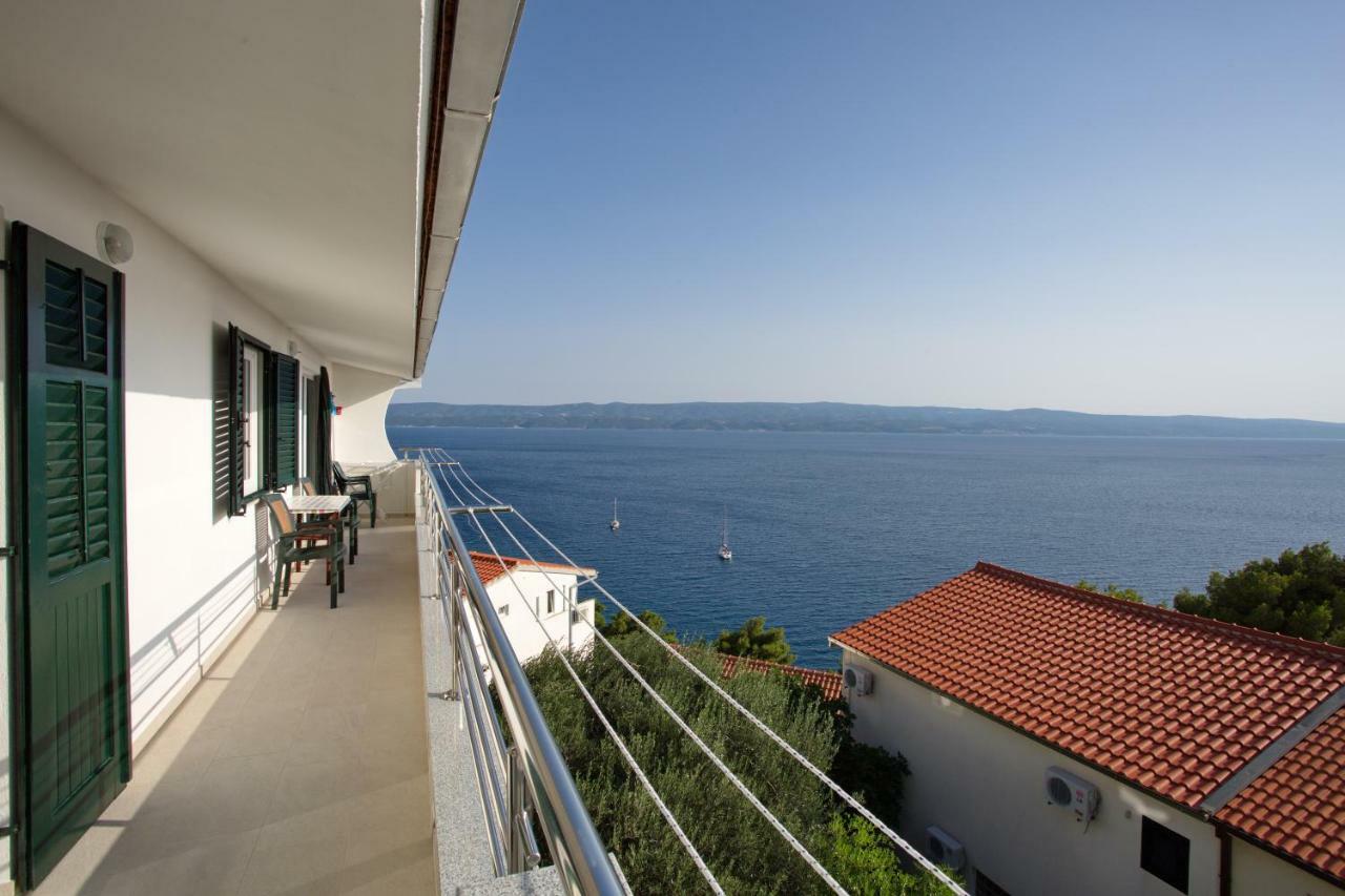 Apartment Lelas 奥米什 外观 照片
