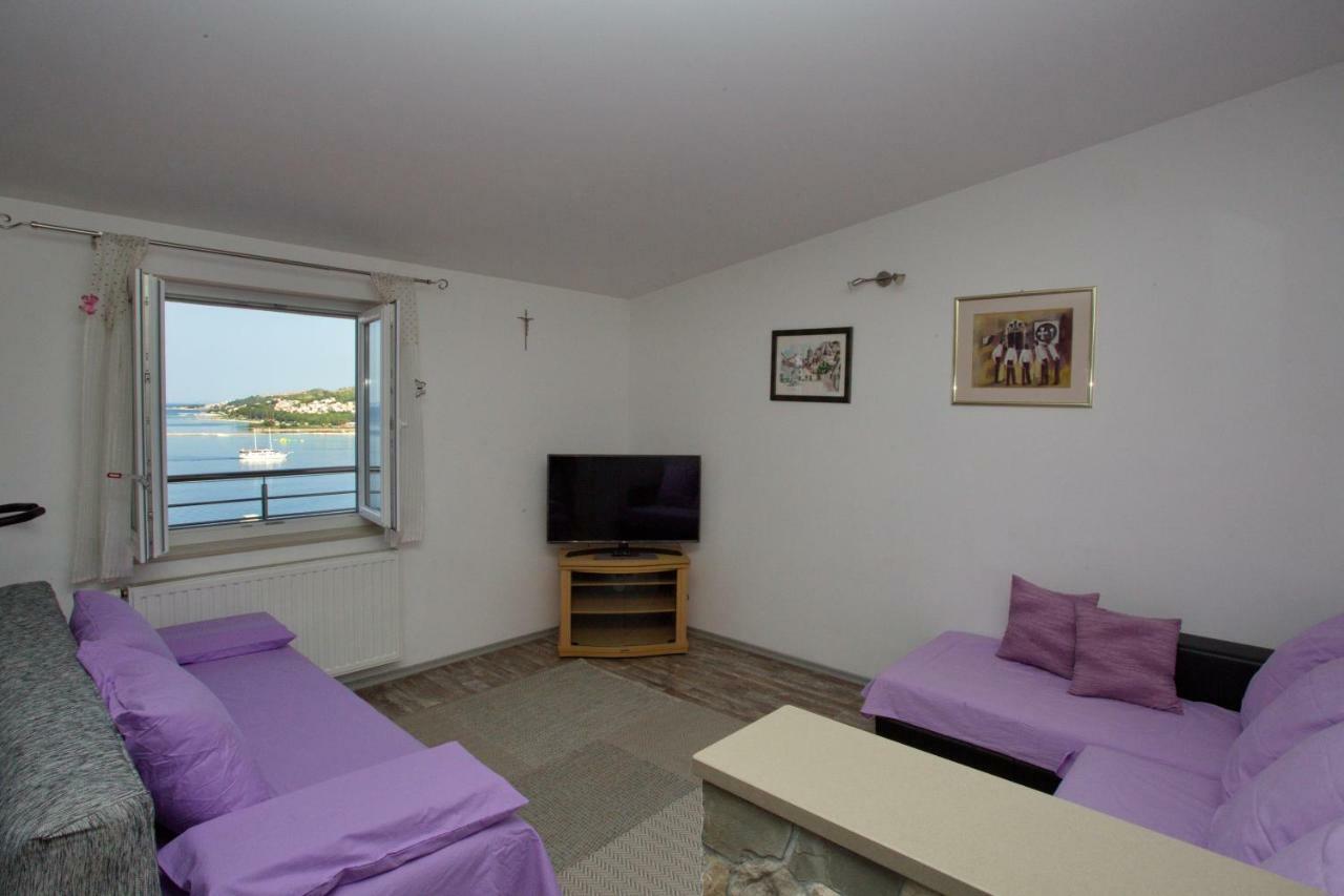 Apartment Lelas 奥米什 外观 照片